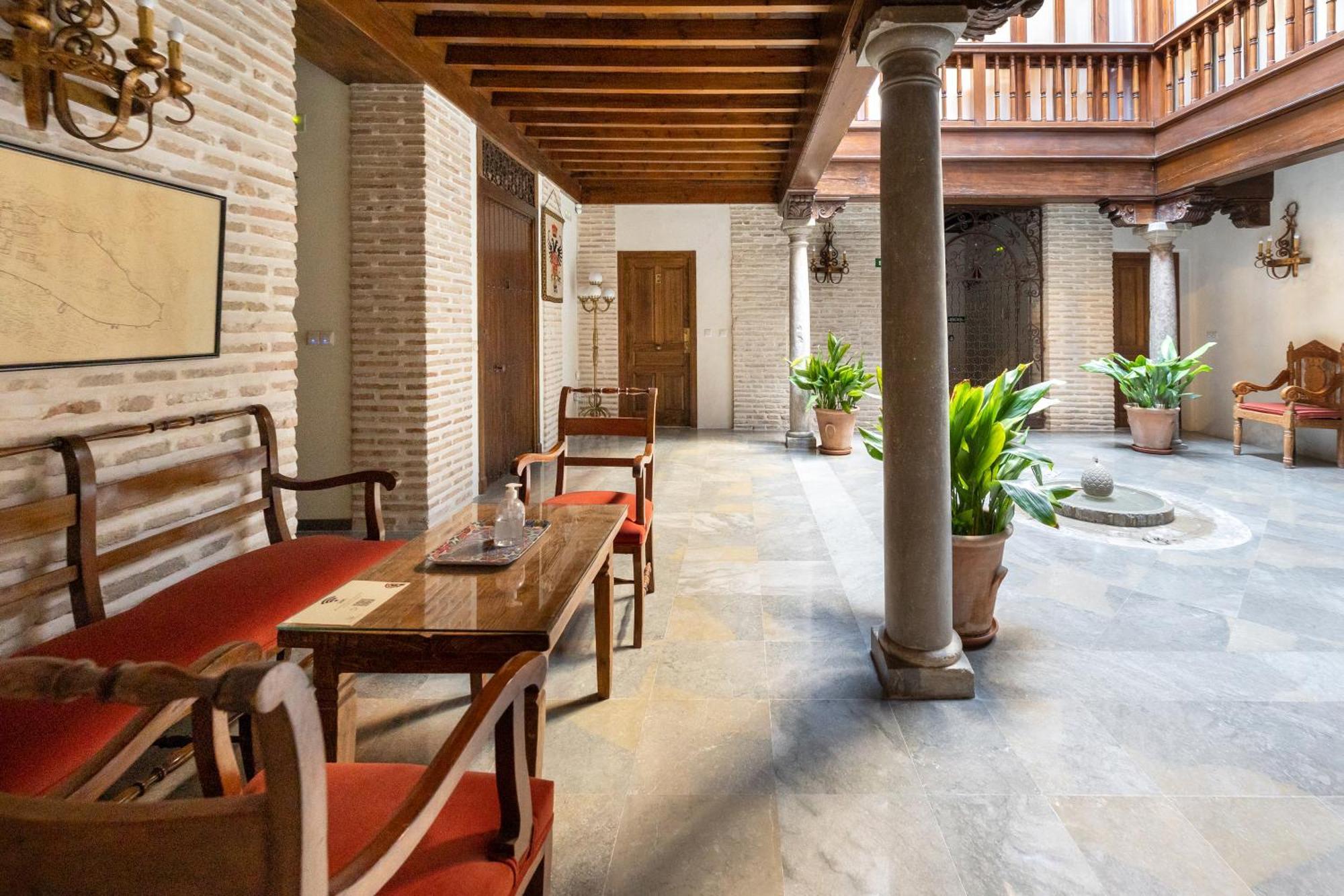 Apartamentos En Pleno Centro, Aljibe Rodrigo Del Campo 2C Granada Luaran gambar