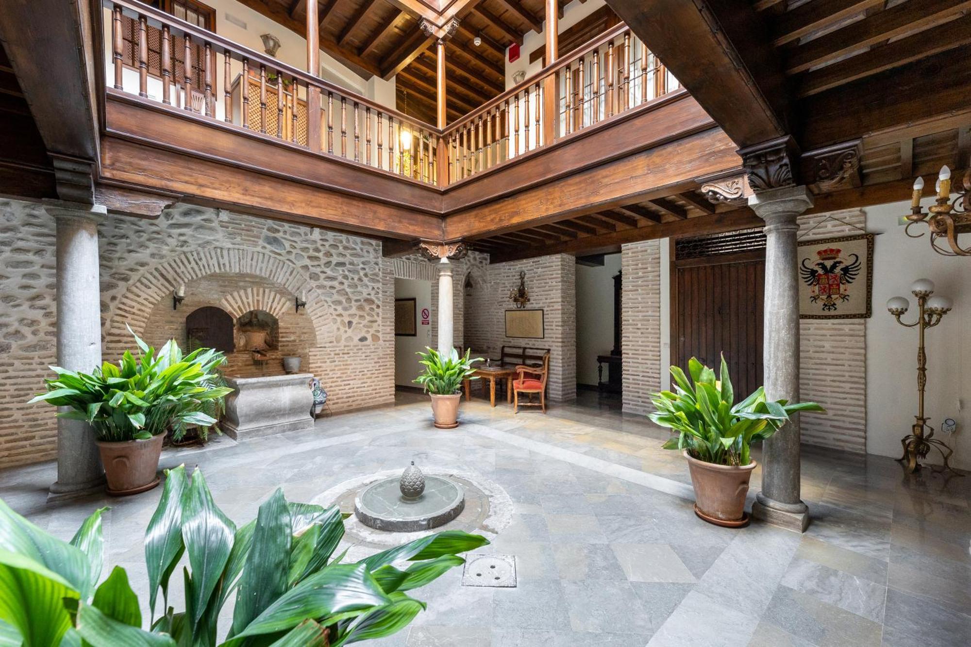 Apartamentos En Pleno Centro, Aljibe Rodrigo Del Campo 2C Granada Luaran gambar