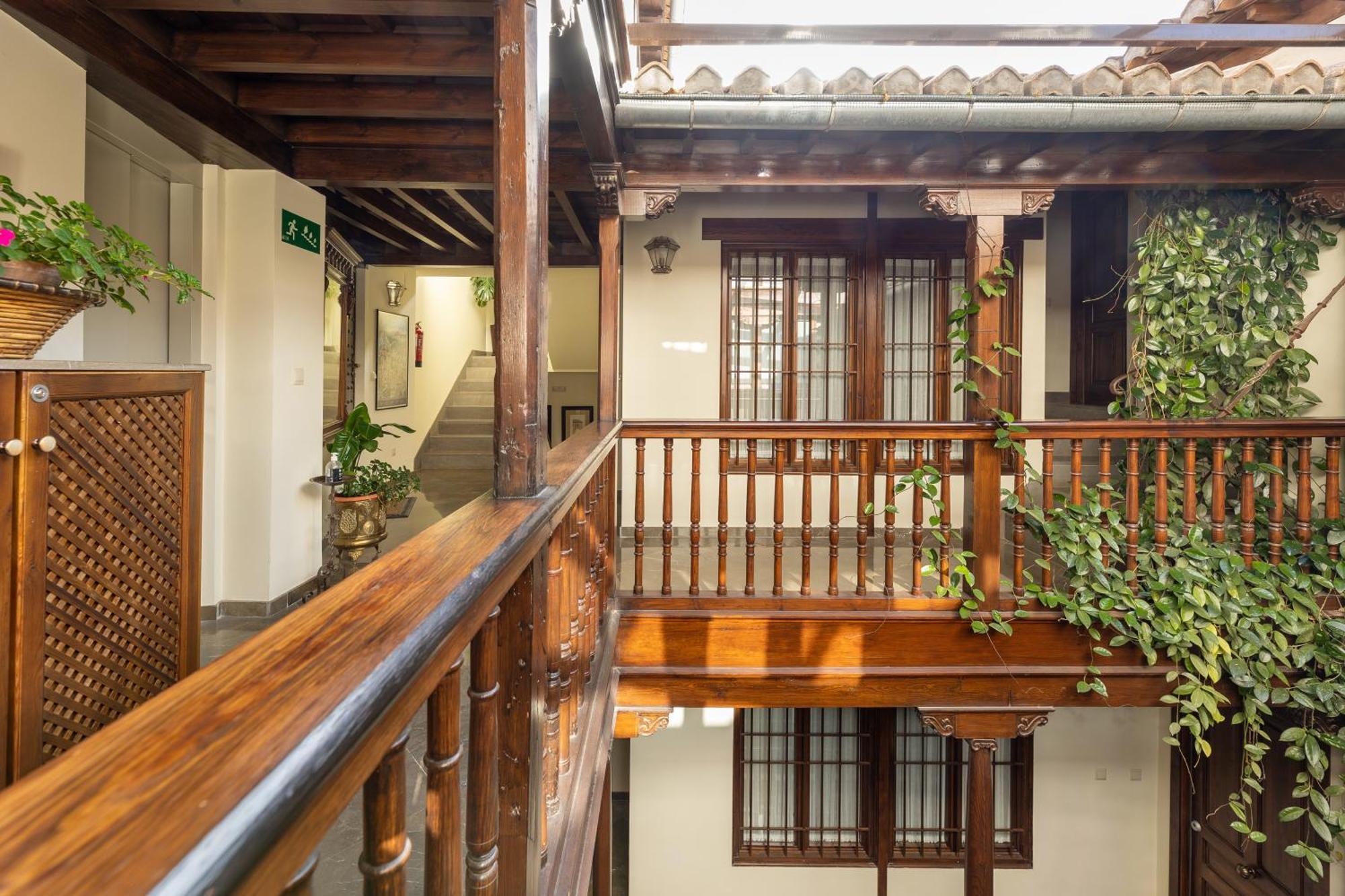 Apartamentos En Pleno Centro, Aljibe Rodrigo Del Campo 2C Granada Luaran gambar