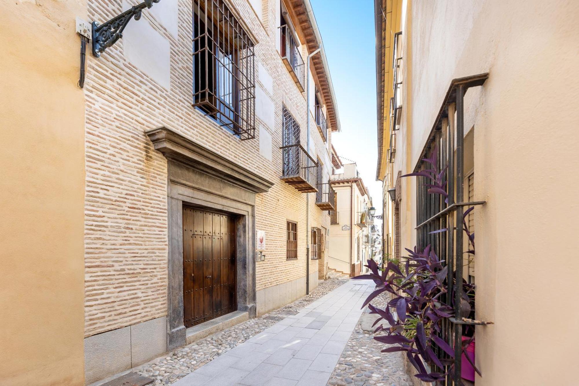 Apartamentos En Pleno Centro, Aljibe Rodrigo Del Campo 2C Granada Luaran gambar