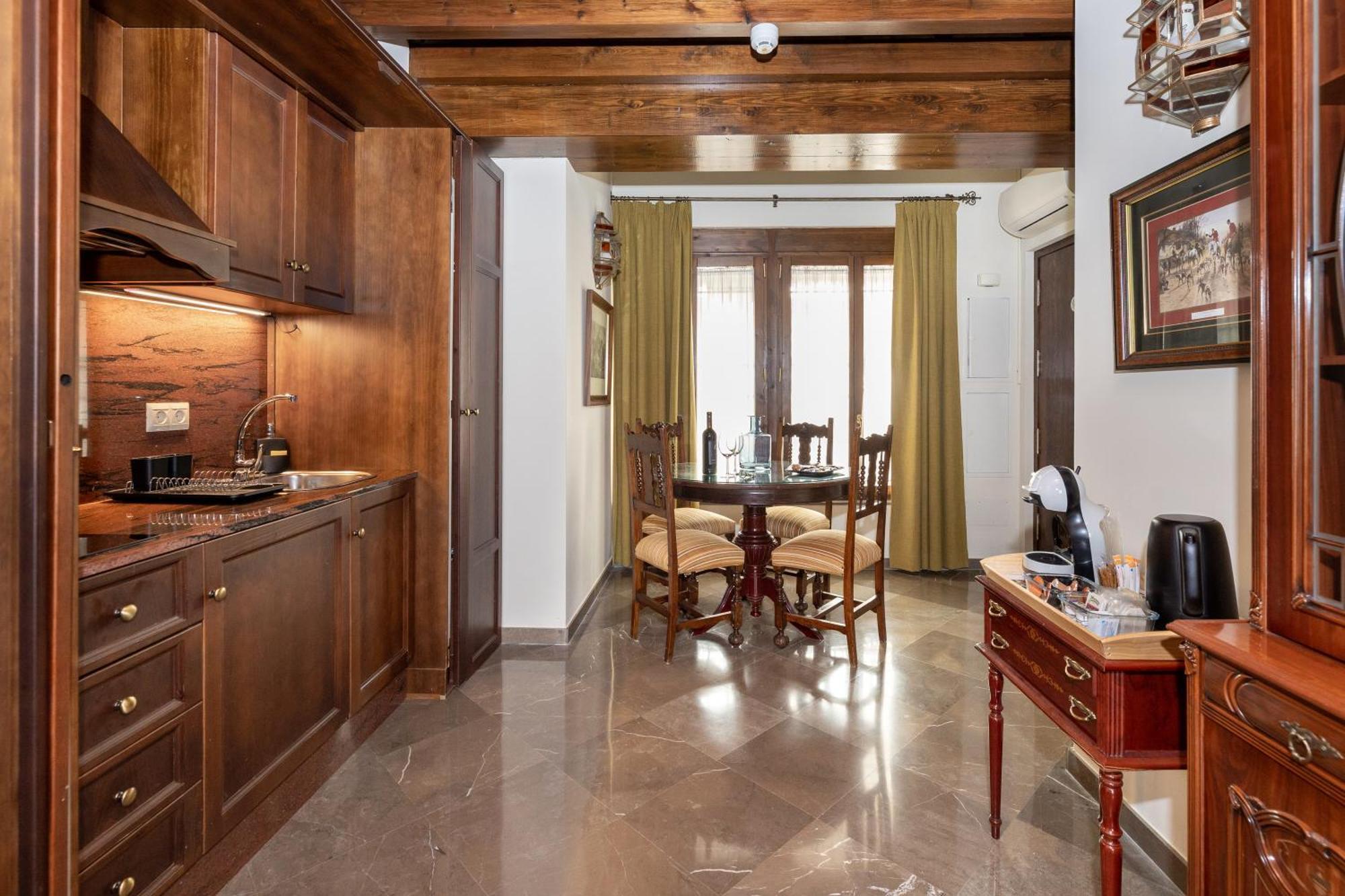 Apartamentos En Pleno Centro, Aljibe Rodrigo Del Campo 2C Granada Luaran gambar