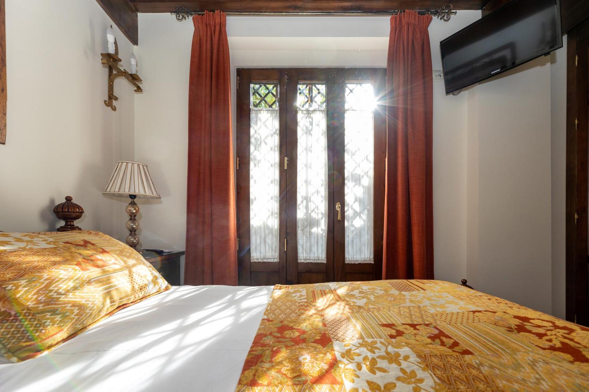 Apartamentos En Pleno Centro, Aljibe Rodrigo Del Campo 2C Granada Luaran gambar