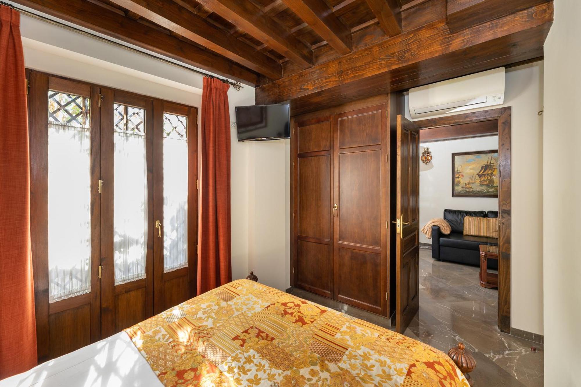 Apartamentos En Pleno Centro, Aljibe Rodrigo Del Campo 2C Granada Luaran gambar